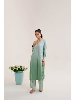 Siyona by Ankurita - Green Ban Phool Kurta with Pant (Set of 2)