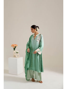 Siyona by Ankurita - Green Chameli Kurta with Pant and Dupatta (Set of 3)