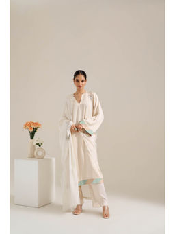 Siyona by Ankurita - White Lily Kurta with Pant and Dupatta (Set of 3)