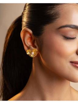 AIRO JEWELRY - Gold Aura Freshwater Pearl Earrings