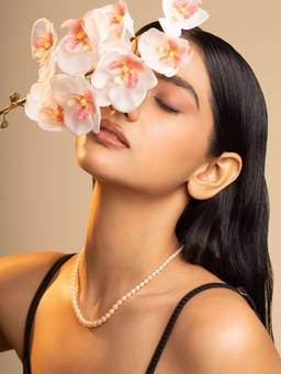 AIRO JEWELRY - White Cherry Blossom Pearl Necklace