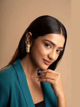 AIRO JEWELRY - Gold Flower Ring and Earring