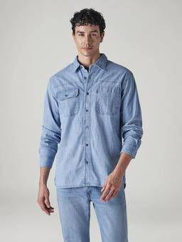 Levi's - Men Blue Solid Relaxed Fit Chambray Shirt