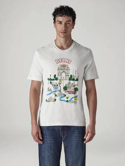 Levi's - Men Off White Graphic Print Regular Fit T-Shirt