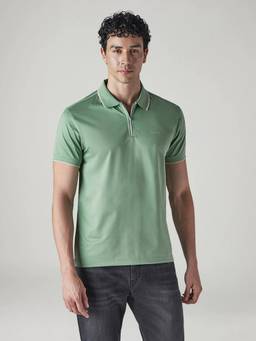 Levi's - Men Solid Sage Tech Polo T-Shirt
