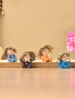 Tayhaa - Miniature Monks with Hat Figurines