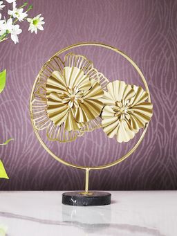 Tayhaa - Gold Toned Metal Flowers with Ring Figurine