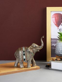 Tayhaa - Decorative Elephant Figurine with Intricate Detailing