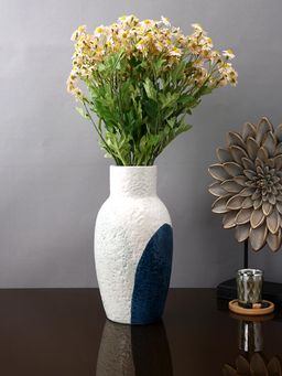 Tayhaa - White Corrugated Pear shaped Ceramic Vase