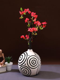Tayhaa - Geometric Designed Circular shaped Ceramic Vase