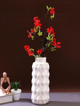 Tayhaa - White Geometric Designed Ceramic Vase