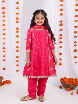 MASTARANG - Girls Pink Kurta with Pant and Dupatta