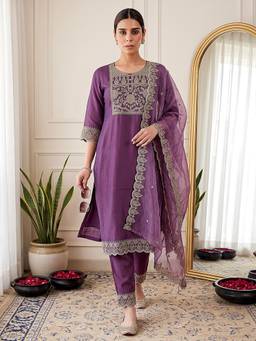 VredeVogel - Purple Embroidered Zari Kurta with Pant and Dupatta
