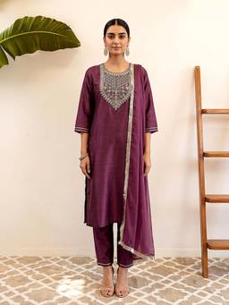 VredeVogel - Purple Embroidered Zari Kurta with Pant and Dupatta