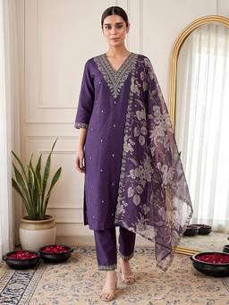 VredeVogel - Purple Floral Embroidered Kurta with Pant and Dupatta