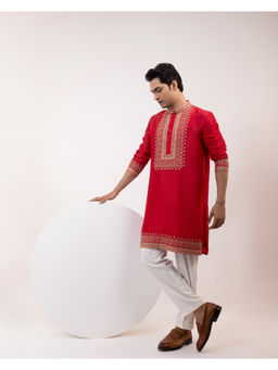 YOSEBA - Zarirudra Embroidered Kurta with Pant
