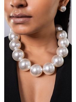 MINJI AND CO. - Premium Shell Pearl Silver Brass Jewellery Set