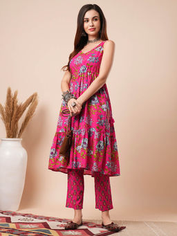 Globus - Women Pink V-Neck Shoulder Straps Floral Kurta with Pants (Set of 2)