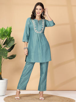 Nayam by lakshita - Solid Kurta and Pants (Set of 2)