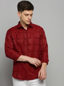 SHOWOFFFF - Mens Spread Collar Solid Maroon Classic Shirt