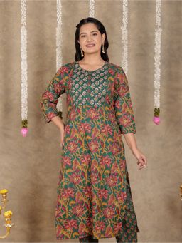 ARAMYA - Green Soft Cotton Straight Floral Print Kurta