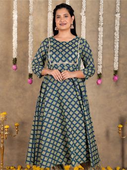 ARAMYA - Green Soft Cotton Anarkali Butti Print Kurta