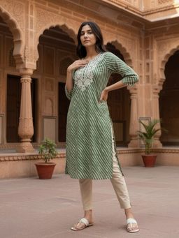Rangita - Women Green Cotton Straight Calf Length Kurta
