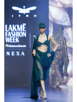 ITRH - Nour-B Emerald Green Pre Stitched Saree with Stitched Blouse