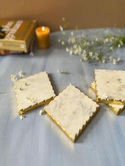 Homearte - White Marble With Gold Leafing Square Coaster (Pack of 4)