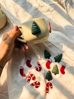 WEAVING HOMES - Santa's Magnet Mug (250ml)