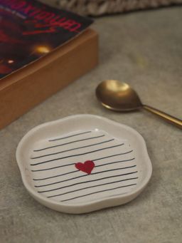 WEAVING HOMES - Striped Heart Handmade Dessert Plate Microwave & Dishwasher Safe