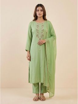 Bcz Style - Women Silk Green Embroidered Kurta with Pant and Dupatta