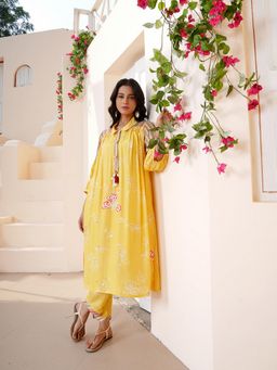Indisangam - Women Pastel Yellow Floral Muslin Kurta and Pant