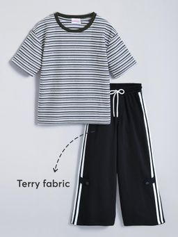 Hopscotch - 2-Pc Striped Relaxed T-shirt & Loose Fit Joggers