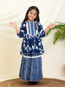 Bugandbees - Girls Blue Kurta and Sharara
