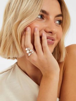 Accessorize London - Women Silver Chunky Wave Ring