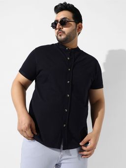 Instafab Plus - Mens Black Solid Regular Fit Casual Shirt