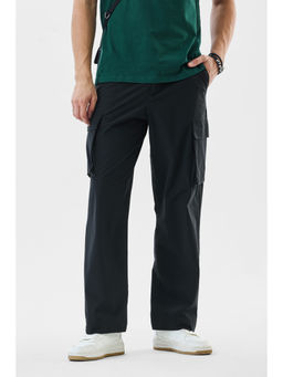 Snitch - Men Black Solid Regular Casual Cargo Pant