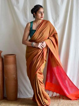 Sundarii - Orange Razor-Sharp Dual Shaded Cotton Saree with Unstitched Blouse