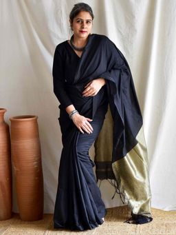Sundarii - Black Out Dual Shaded Cotton Saree with Unstitched Blouse