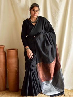Sundarii - Black Nirvaah Dual Shaded Cotton Saree with Unstitched Blouse