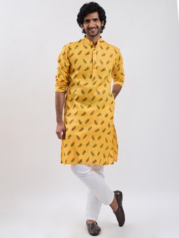 Vastramay - Men Yellow Printed Kurta and Pyjama