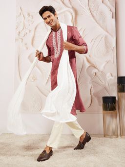 Vastramay - Men Pink Embroidered Kurta with Pant and Dupatta