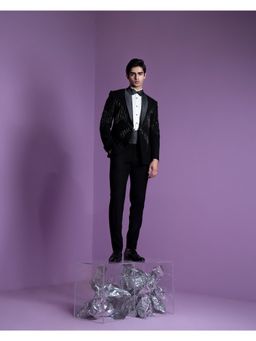 CONTRAST BY PARTH - Black Ray Blaze Tuxedo (Set of 5)