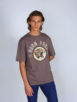 Wrangler - Men Graphic Print Brown Crew Neck T-Shirt