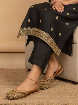 Desi Colour - Copper Dabka Juttis