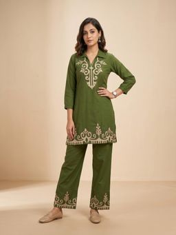 BERRYLICIOUS - Women Rayon Green Embroidered Co-Ord Set