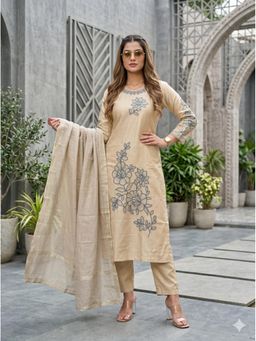 BERRYLICIOUS - Women Beige Chanderi Floral Embroidered Kurta and Pant with Dupatta