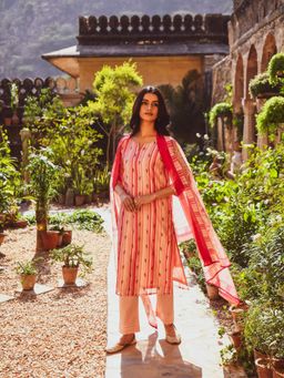 Karaj Jaipur - Embroidered Straight Fit Chanderi Kurta with Cotton Pant and Dupatta (Set of 3)