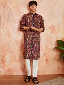 Vastramay - Mens Black Paisley Printed Kurta with Pant (Set of 2)
